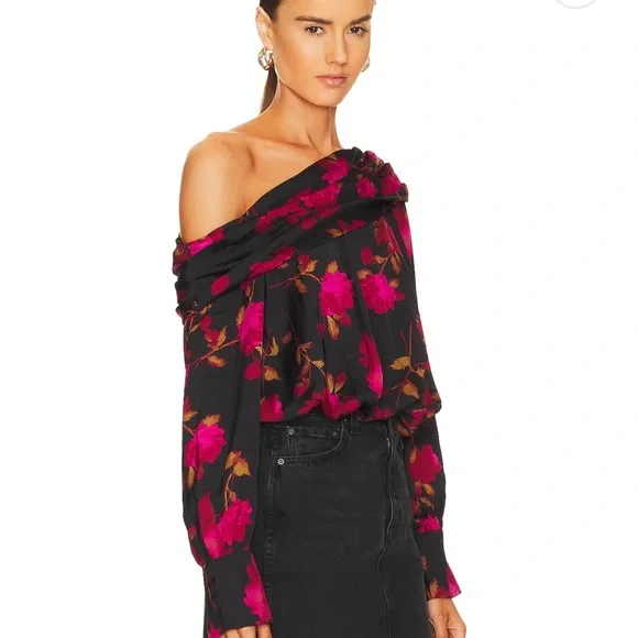 Like new. Worn once. The roses are red with hot pink accent. - Picture 1 of 3